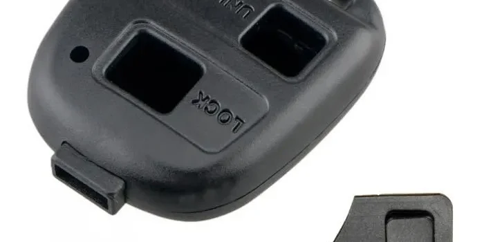 Changer soi-même la coque d&rsquo;une clé Toyota : une erreur à 1800 € évitée grâce à notre expertise